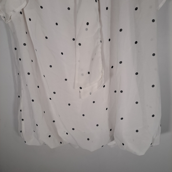 Joe Fresh Active White and Black Polka Dot Bubble Shirt Ruffle Neck Size Medium - Picture 4 of 6
